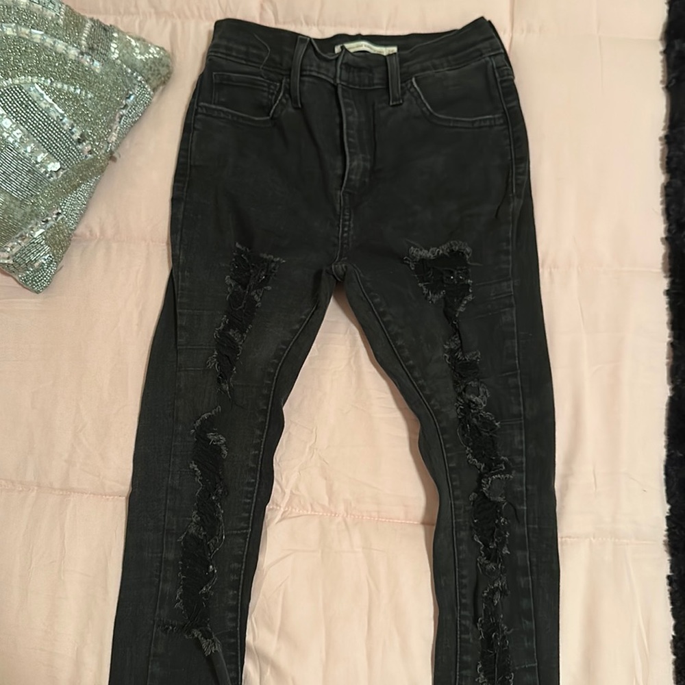 Levi ripped jeans